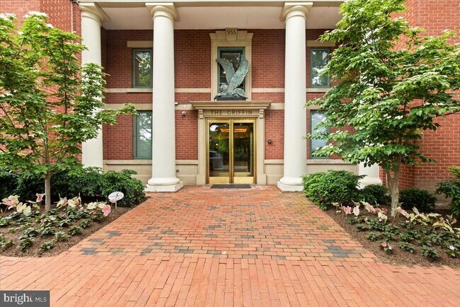 Building Photo - 955 26th St NW