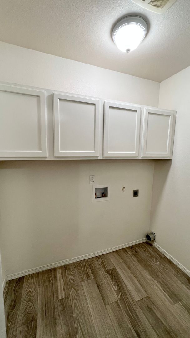 Building Photo - 1536 S Main Ave