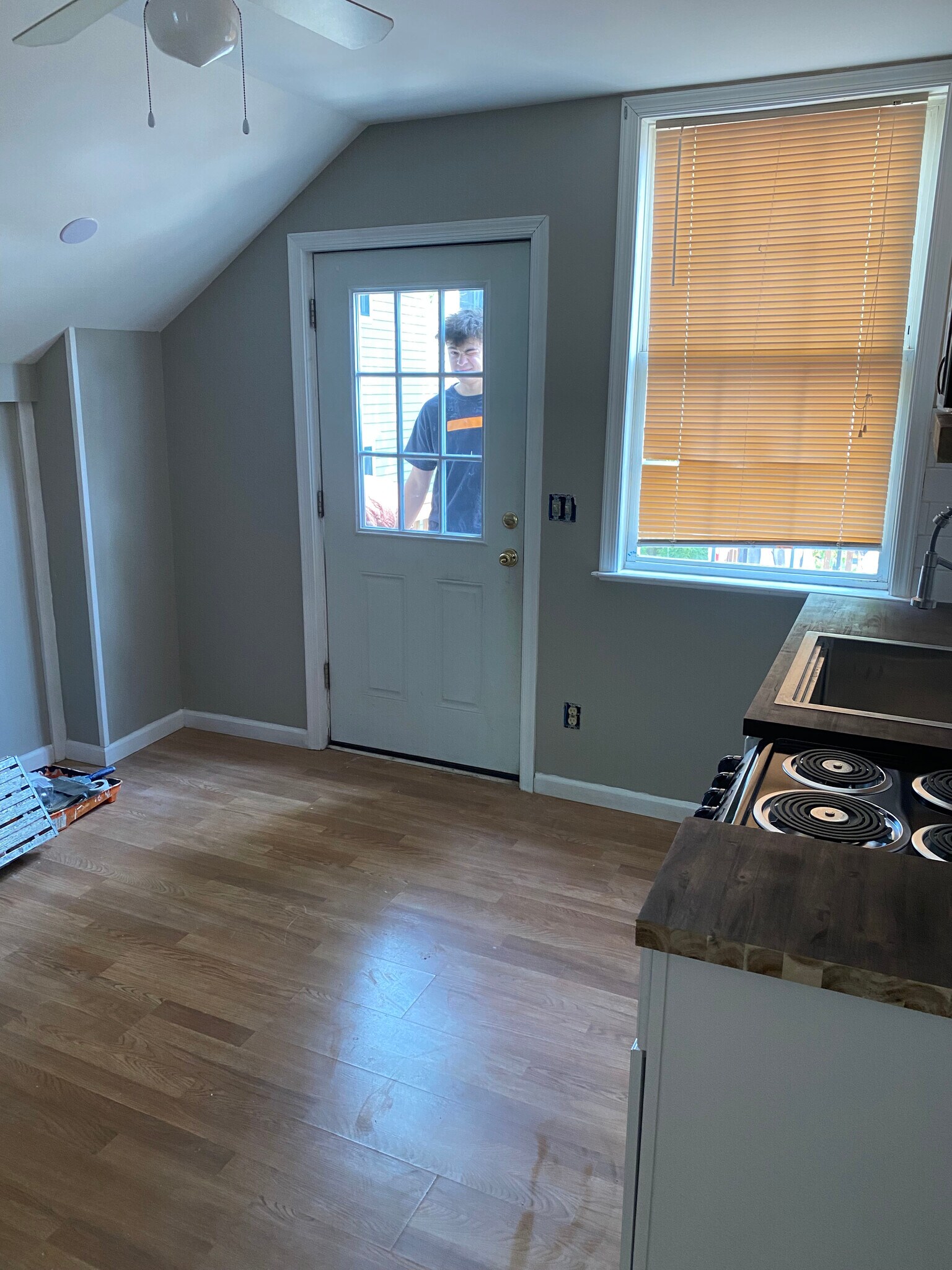 Kitchen room - 20 Leigh St