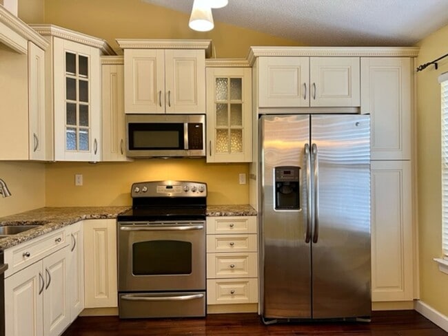 Building Photo - CONDO FOR RENT - HERONS COVE!