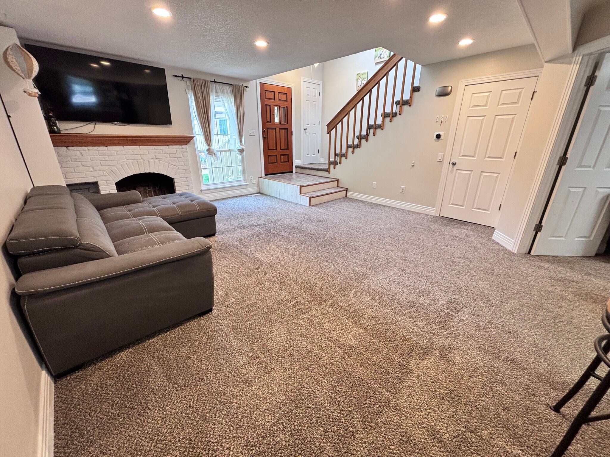 Building Photo - 2052 S Helena St