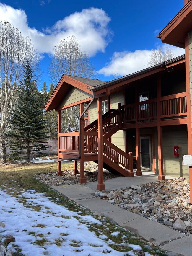 Building Photo - 290 Revett Dr