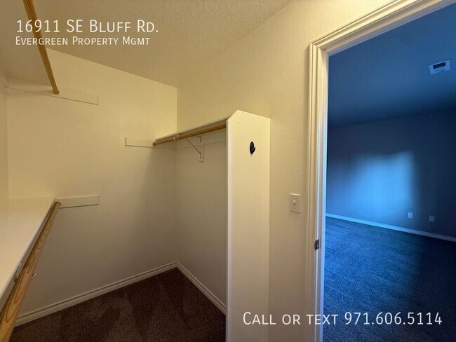 Building Photo - 16911 SE Bluff Rd