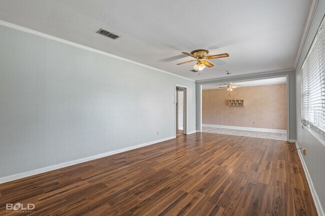 Building Photo - Check Out this 3 bed 2 bath in Bossier!!