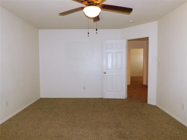 Building Photo - 2801 Saddle Dr