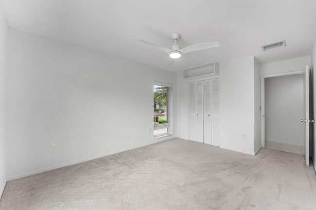 Building Photo - 3908 S Ocean Blvd