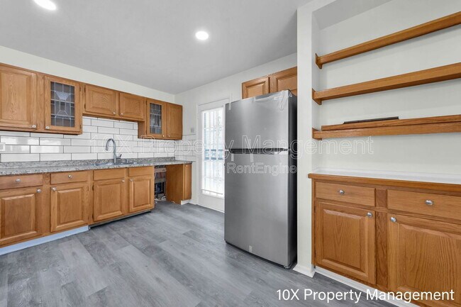 Building Photo - 907 Higbee Dr N