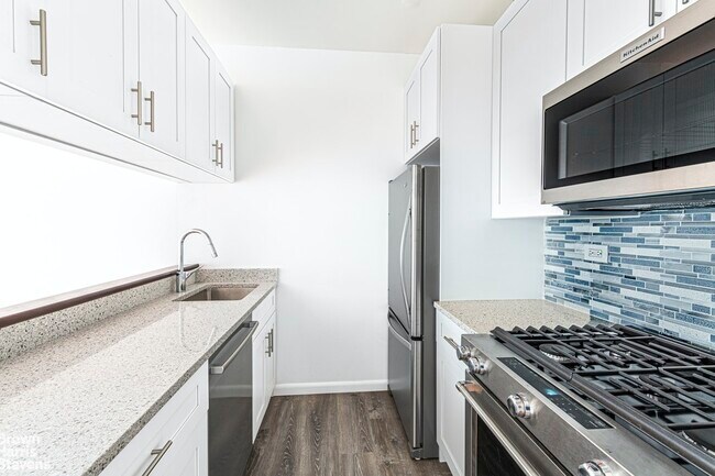 Building Photo - 188 E 64th St