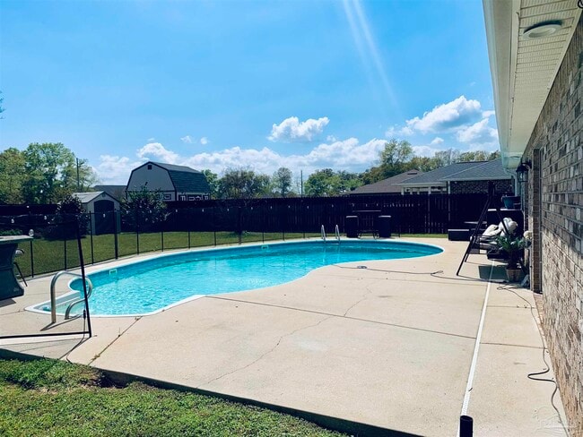 Building Photo - 2435 Covered Bridge Ln