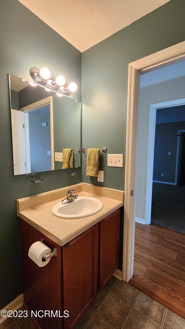 Building Photo - 108 Creeker Town Way