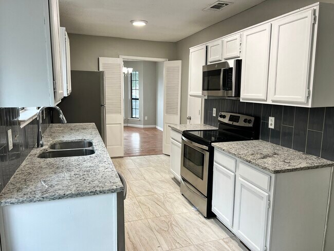 Building Photo - 1626 Hancock Dr