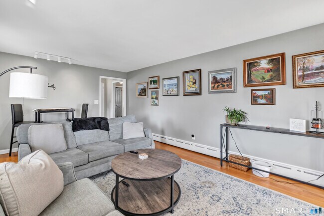 Building Photo - 150 Stiles St