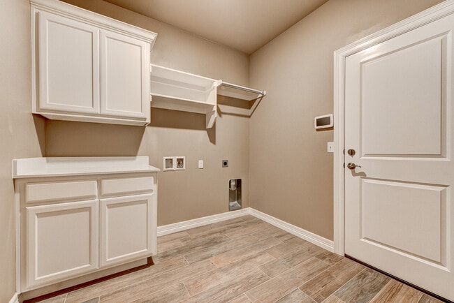 Building Photo - 12606 Shady Glen
