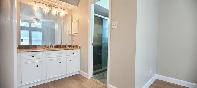 Building Photo - 10635 Tenneta Dr