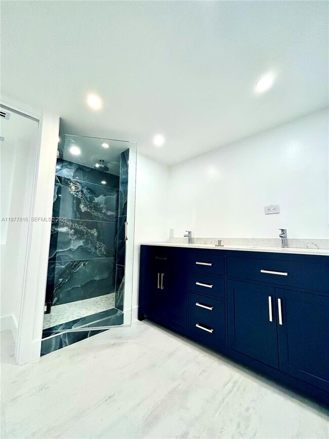 Building Photo - 6039 Collins Ave