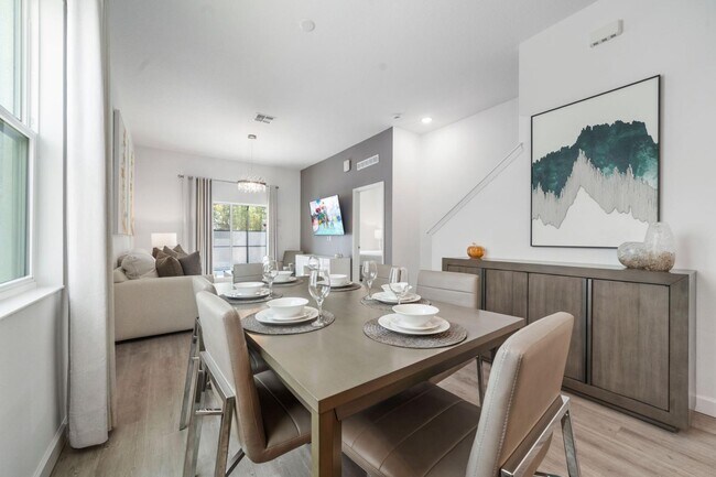 Building Photo - 384 Famagusta Dr