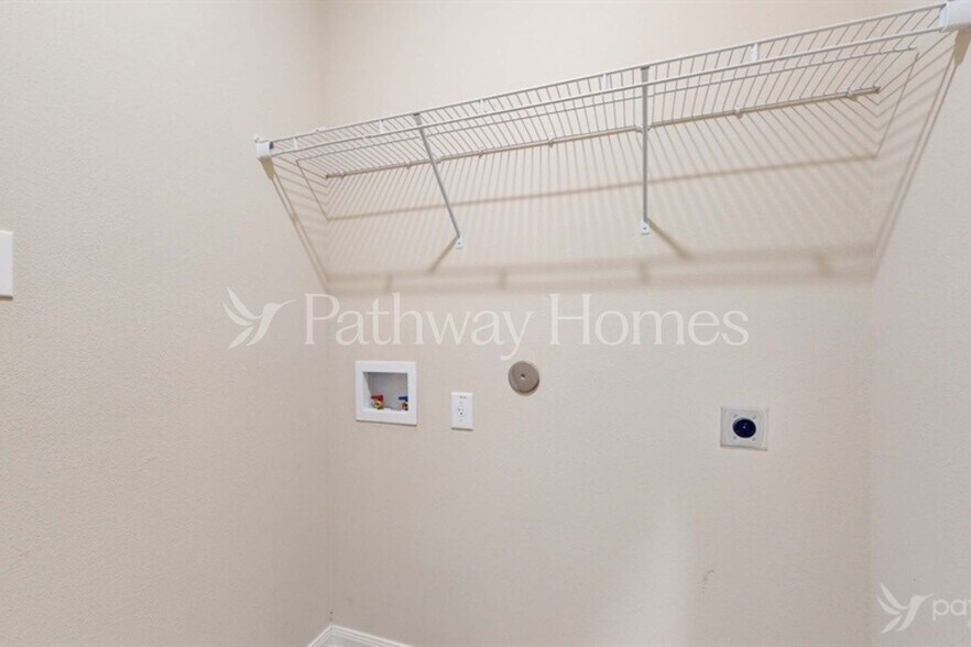 Building Photo - 1712 Blue Water Ct