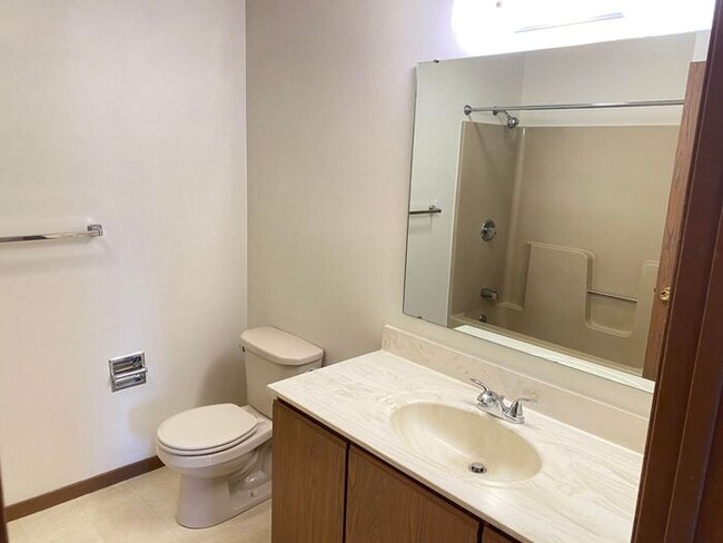 Building Photo - $1,650 | 2 Bedroom, 2 Bathroom Condo | Fur...