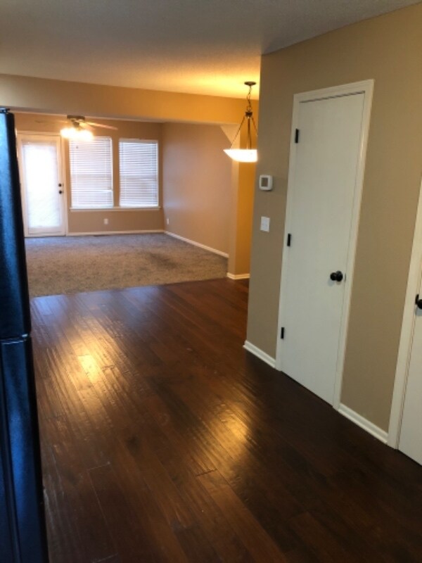 Building Photo - 9835 N Lewis Ave