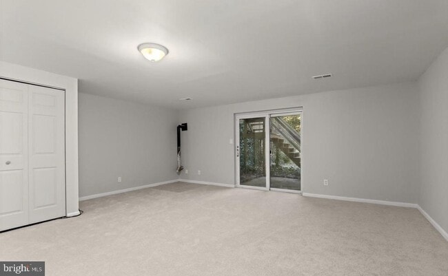 Building Photo - 1028 Ellicott Dr
