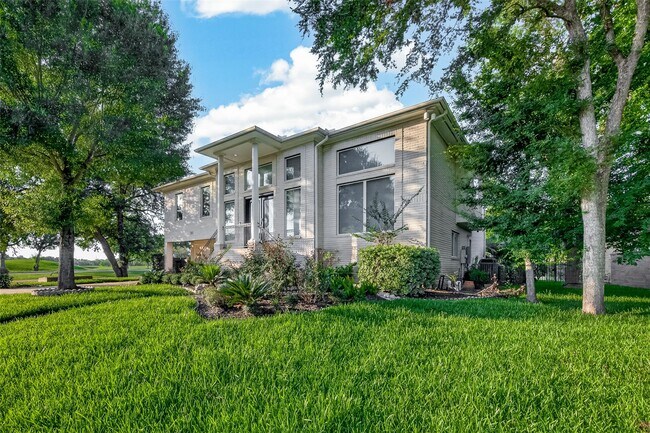 Building Photo - 7203 Timberlake Dr