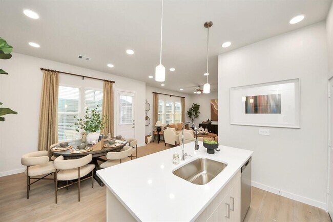 Building Photo - 22027 Ferguson Mdw Ln