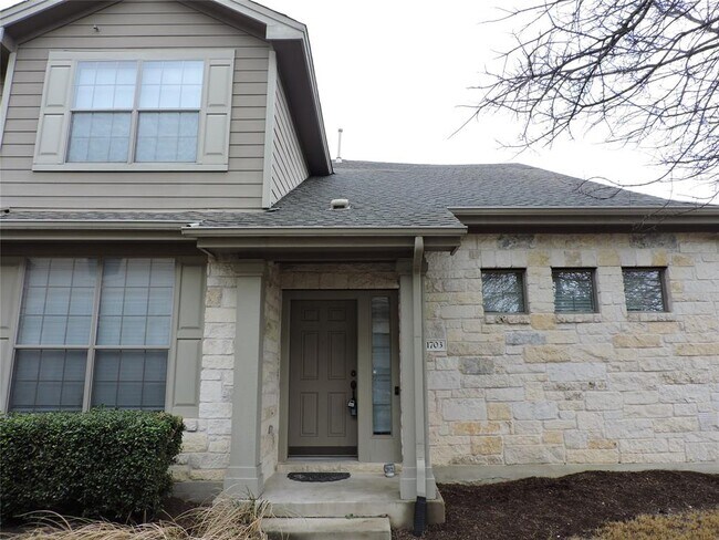 Building Photo - 9201 Brodie Ln