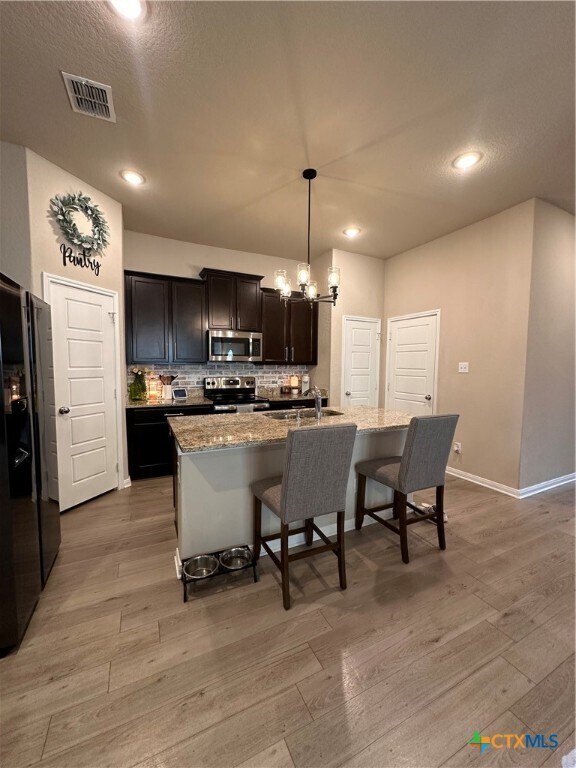 Building Photo - 2929 Greenbriar Rd