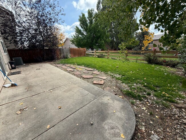 Building Photo - Refreshed 3-Bedroom Home in Waterglen Neig...