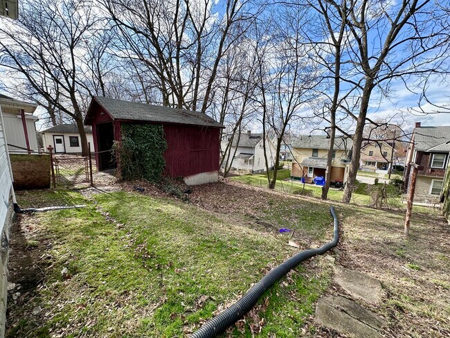Building Photo - 923 Marshall Ave