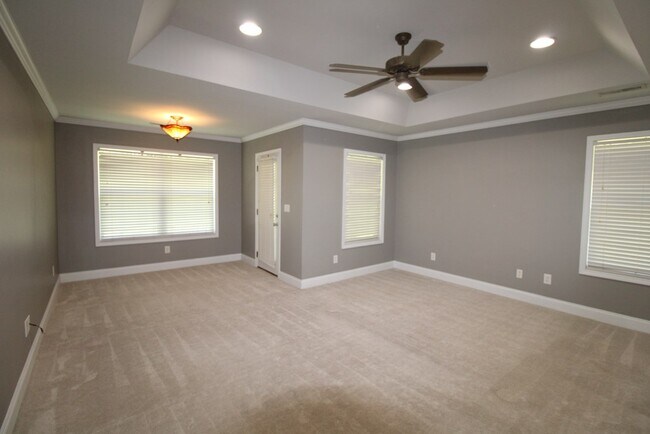 Building Photo - 1820 Moorhill Estate Dr