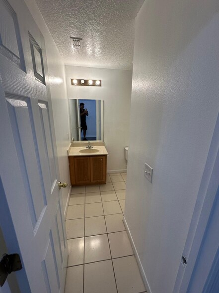 Building Photo - 2674 Mayaguana St