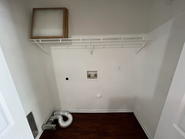 Building Photo - Desirable 3 Bedroom Raleigh Townhouse