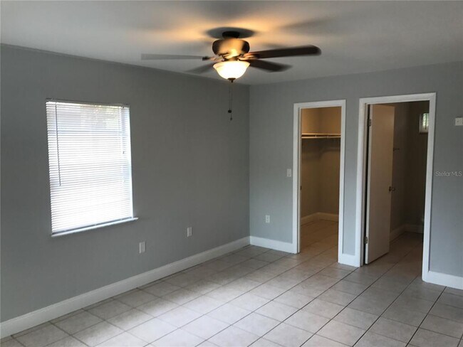 Building Photo - 2431 Doud St