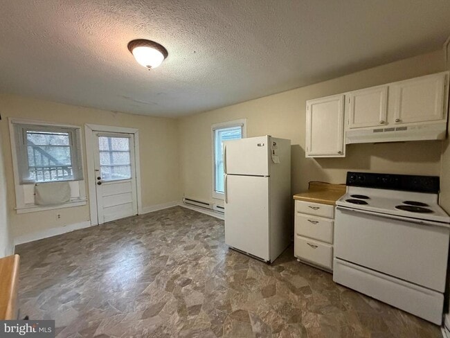 Building Photo - 406 S Cameron St