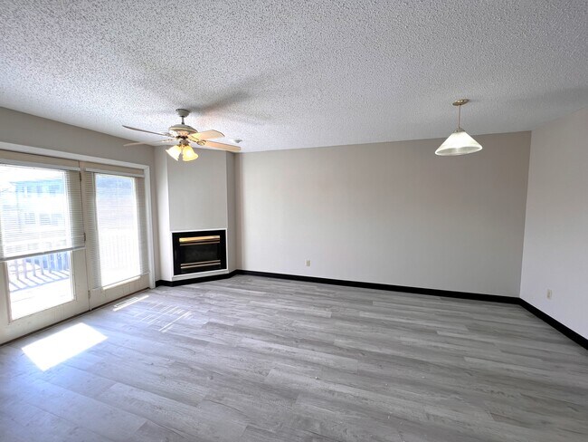 Building Photo - 924 23rd Ave