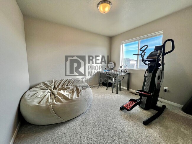 Building Photo - 2109 Bock St