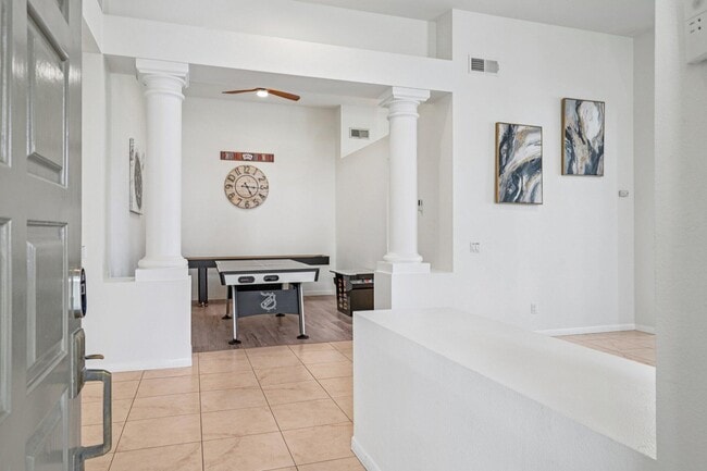 Building Photo - 55285 Laurel Valley