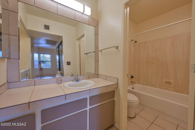 Building Photo - Eastside Condo