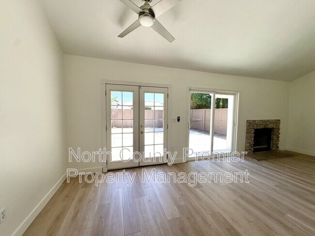 Building Photo - 2995 Lexington Cir