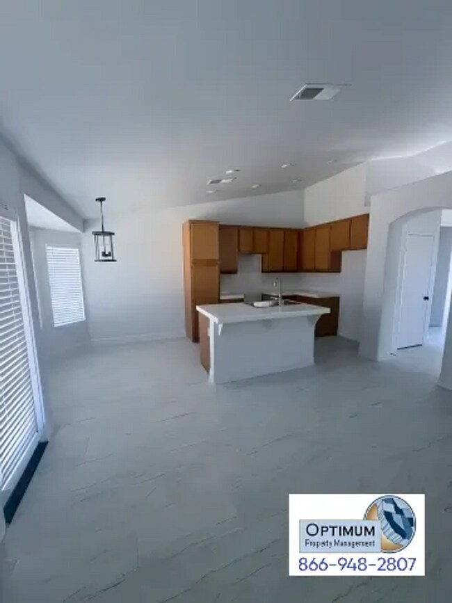 Building Photo - Spacious 4-Bedroom Home with Elegant Finishes & Convenient Location