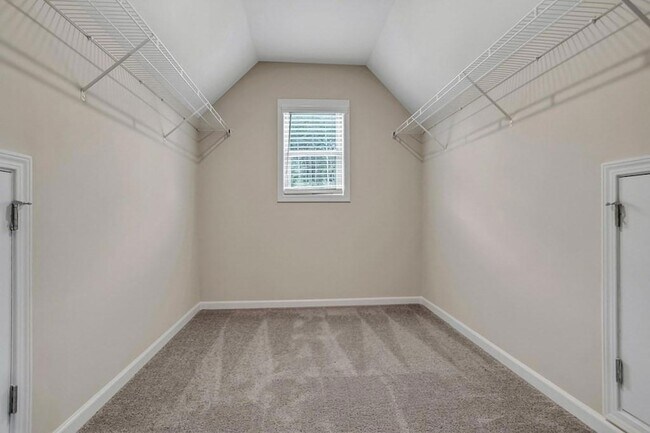 Building Photo - 1852 Auburn Rd