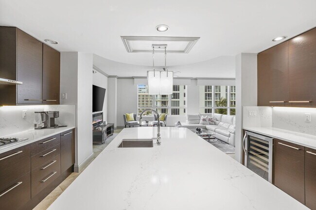 Building Photo - 3800 N Ocean Dr
