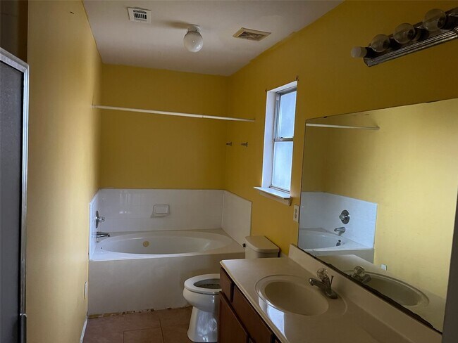 Building Photo - 5935 Sattler Park Dr