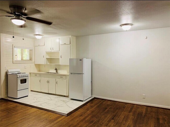 Building Photo - 1114 Joe Annie St