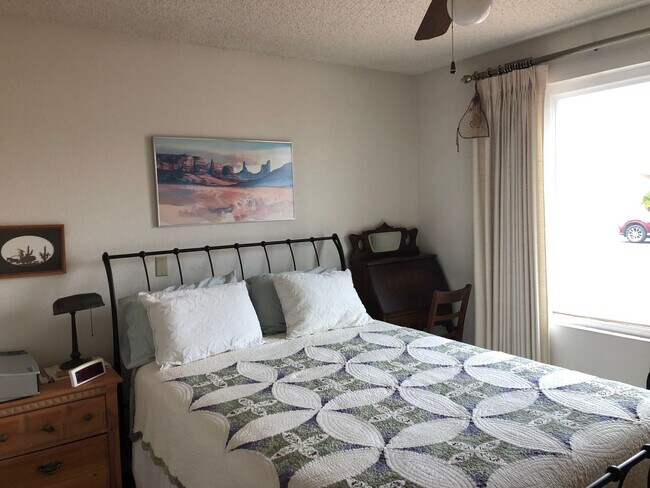 Building Photo - Welcome to this charming 2-bedroom, 2-bathroom home located in the desirable Leisure World a 45+ ...