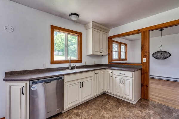 Building Photo - 110 Main St