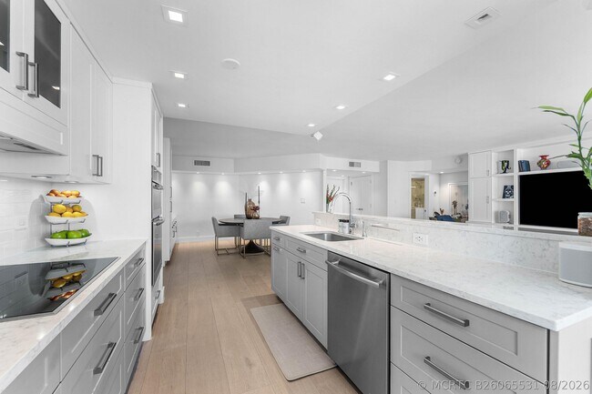 Building Photo - 500 S Ocean Blvd