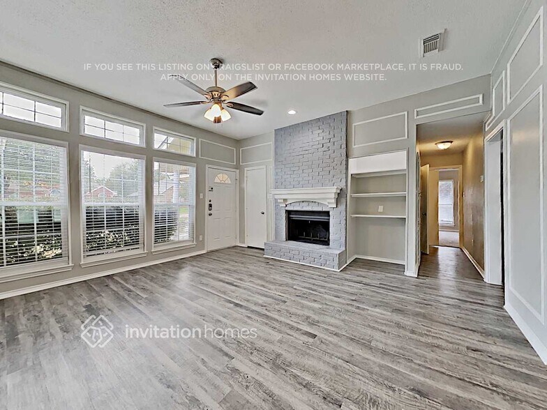 Building Photo - 22 Alamosa Dr