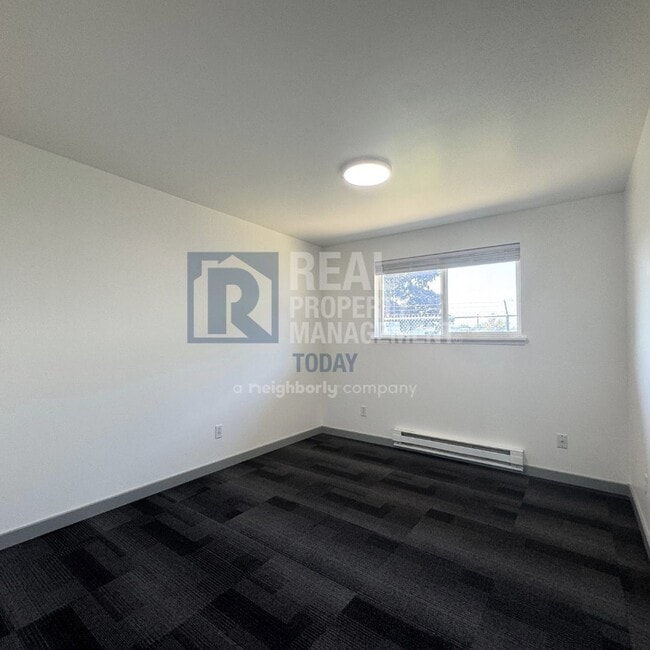 Building Photo - Great 3 Bedroom With Covered Carport!
